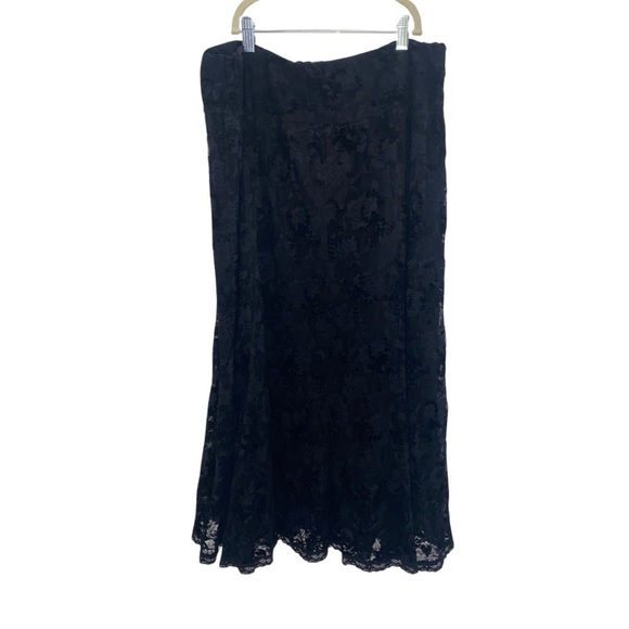 Requirements black stretch lace maxi skirt in size L - Picture 2 of 2